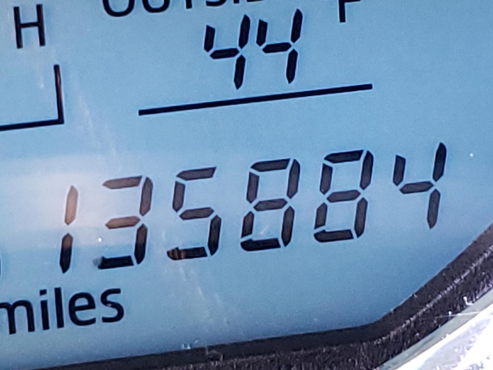 Photo 8 from auction – 2015 TOYOTA RAV4 LIMIT with VIN 2T3DFREV0FW348331