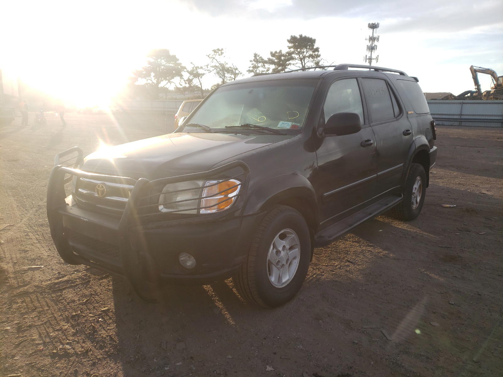 Photo 2 from auction – 2002 TOYOTA SEQUOIA LI with VIN 5TDBT48AX2S096739