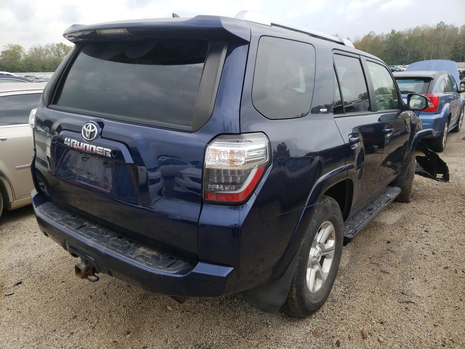 Photo 4 from auction – 2014 TOYOTA 4RUNNER SR with VIN JTEBU5JR6E5194174
