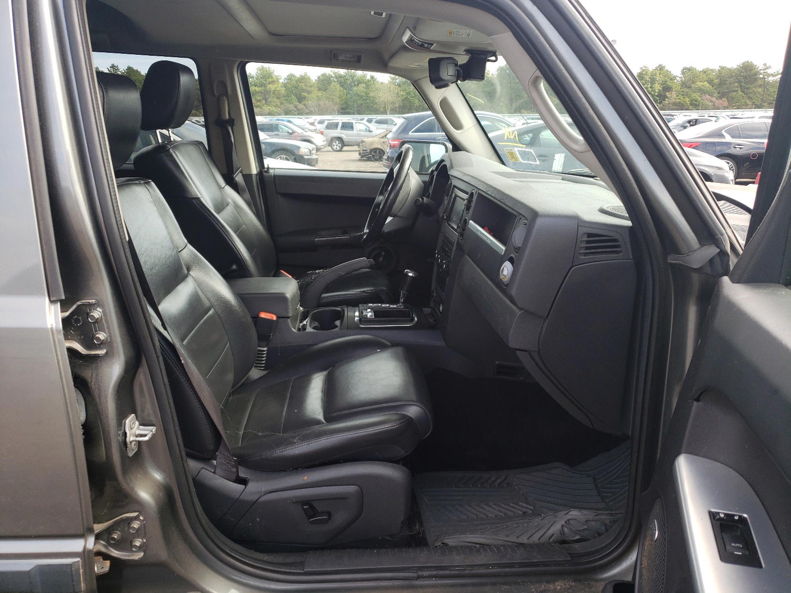 Photo 5 from auction – 2008 JEEP COMMANDER with VIN 1J8HG48N48C151223