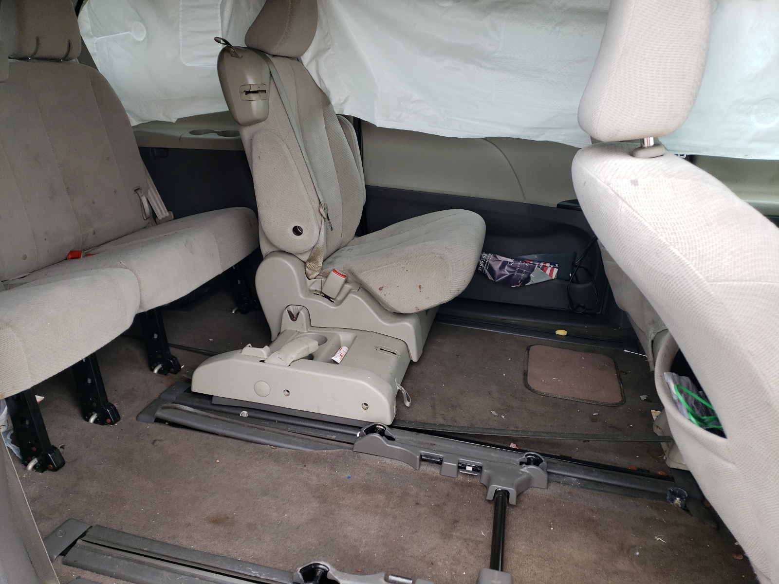 Photo 6 from auction – 2014 TOYOTA SIENNA LE with VIN 5TDKK3DC1ES475945