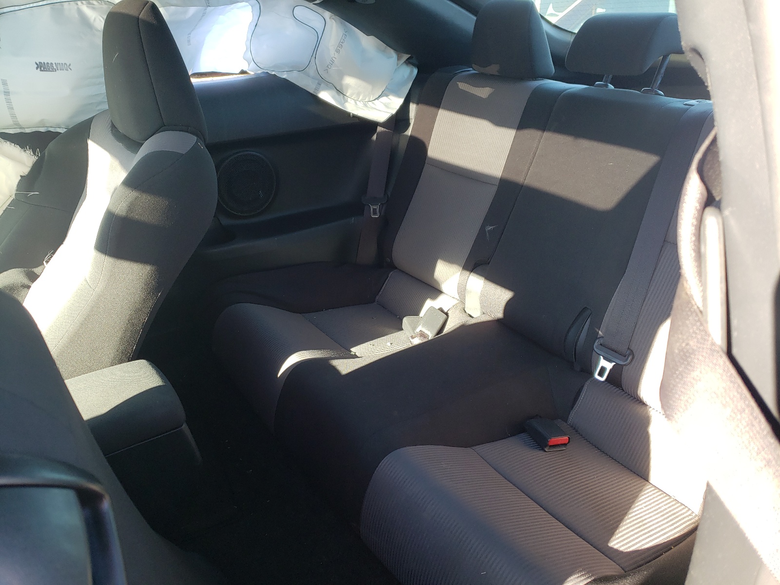 Photo 6 from auction – 2015 TOYOTA SCION TC with VIN JTKJF5C78FJ003975