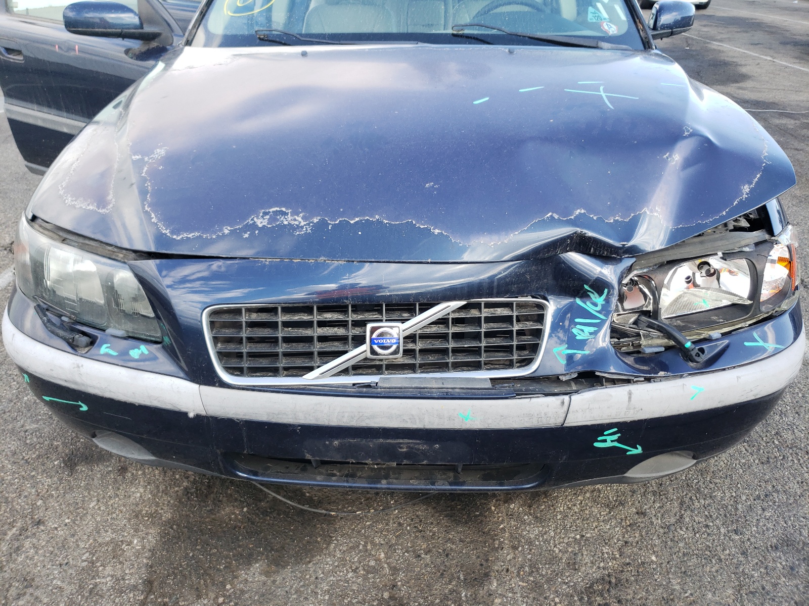Photo 9 from auction – 2004 VOLVO S60 with VIN YV1RS61T242366639