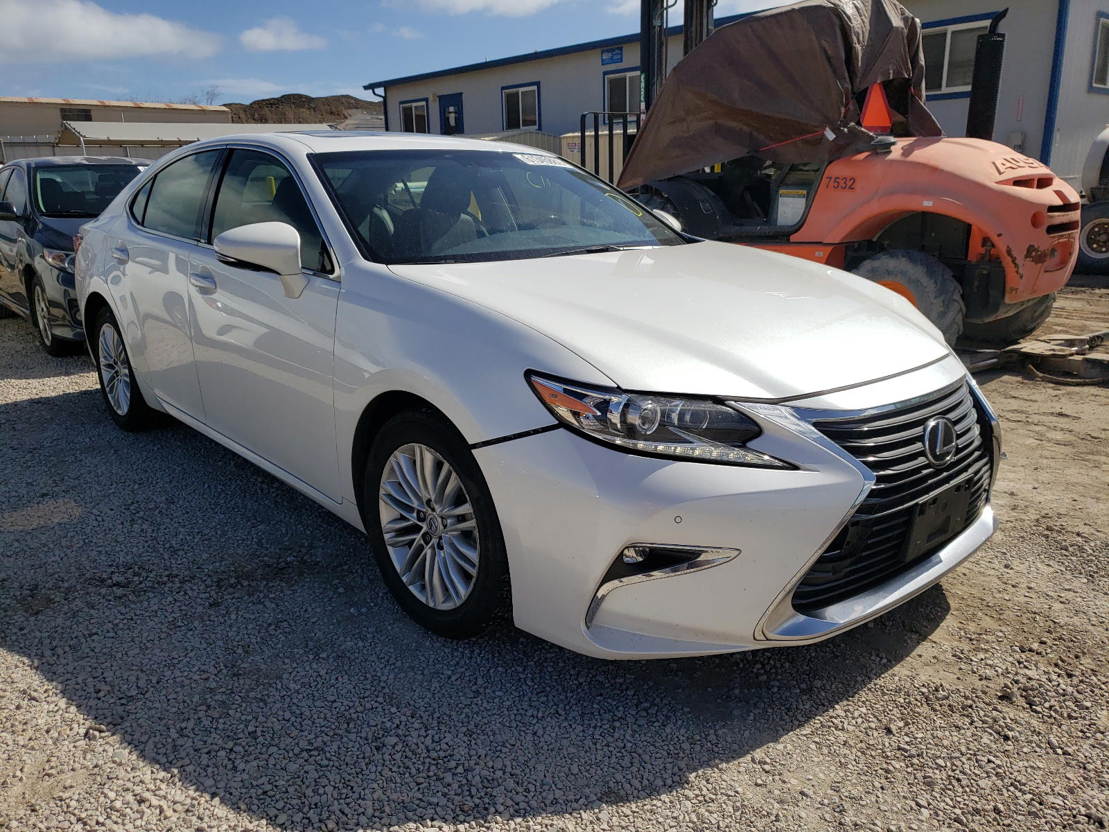 LEXUS ES 350 2016 with VIN JTHBK1GG3G2225909 - Photo from auction