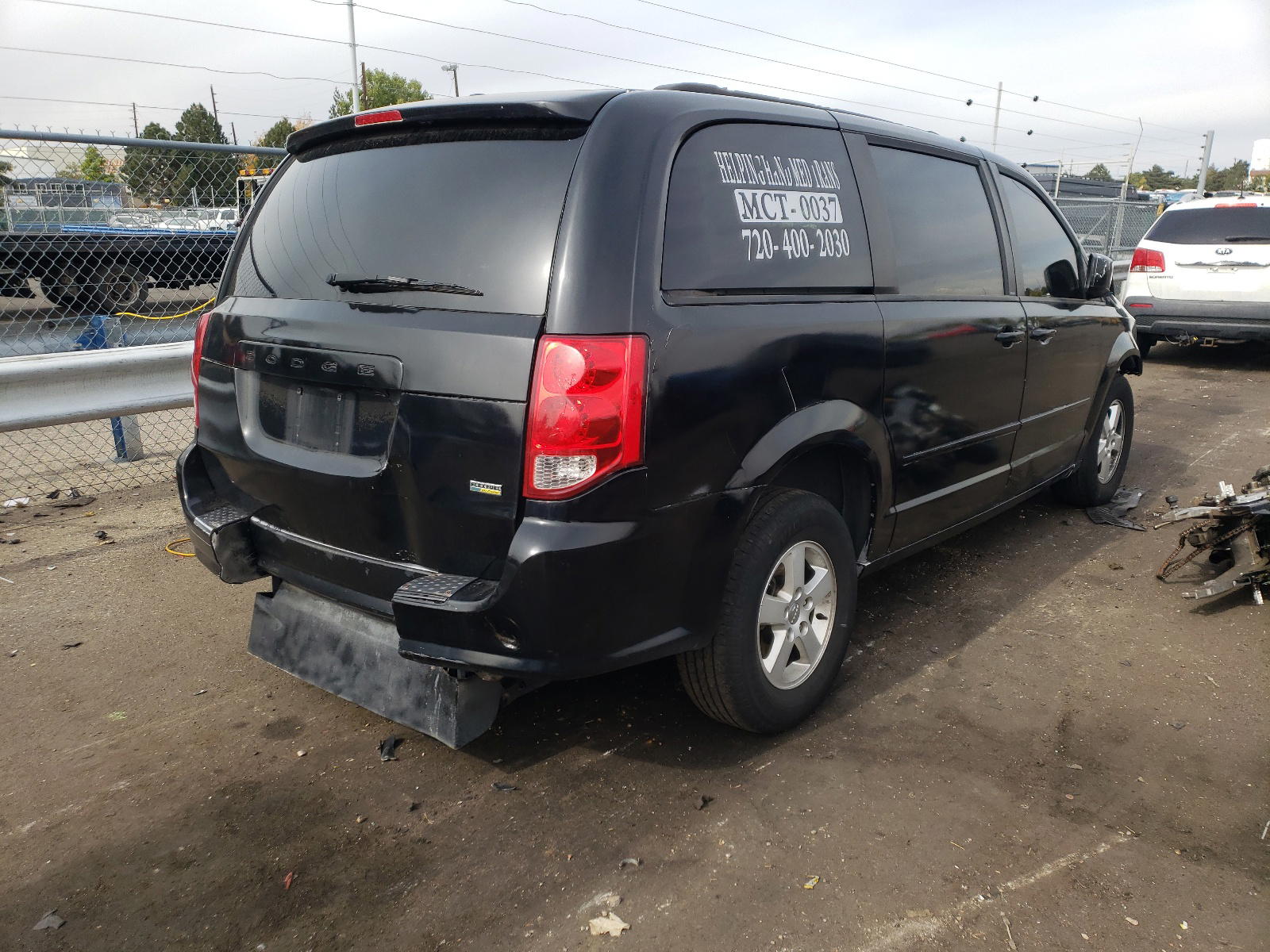 Photo 4 from auction – 2011 DODGE GRAND CARA with VIN 2D4RN3DG6BR682671