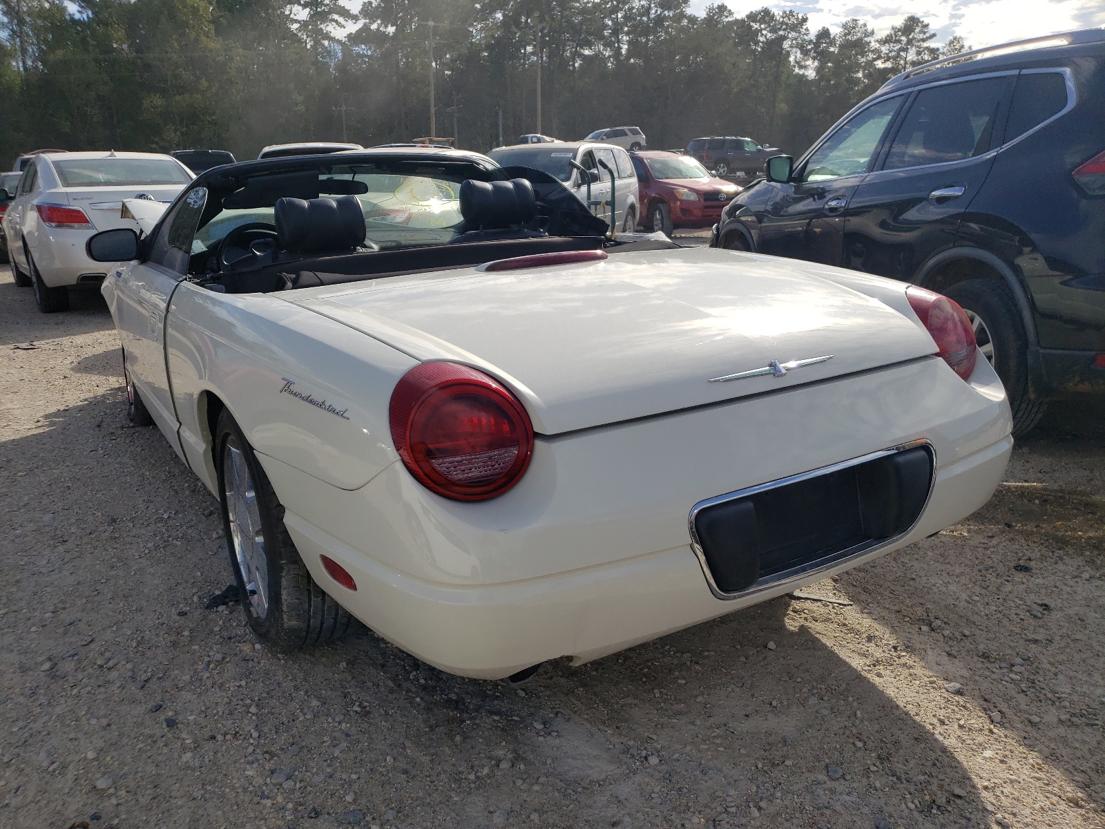 Photo 3 from auction – 2002 FORD THUNDERBIR with VIN 1FAHP60AX2Y119145