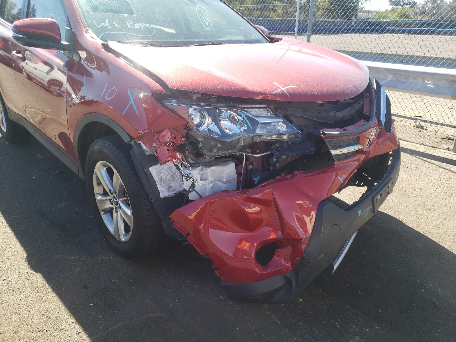 Photo 9 from auction – 2015 TOYOTA RAV4 XLE with VIN 2T3RFREV2FW325896