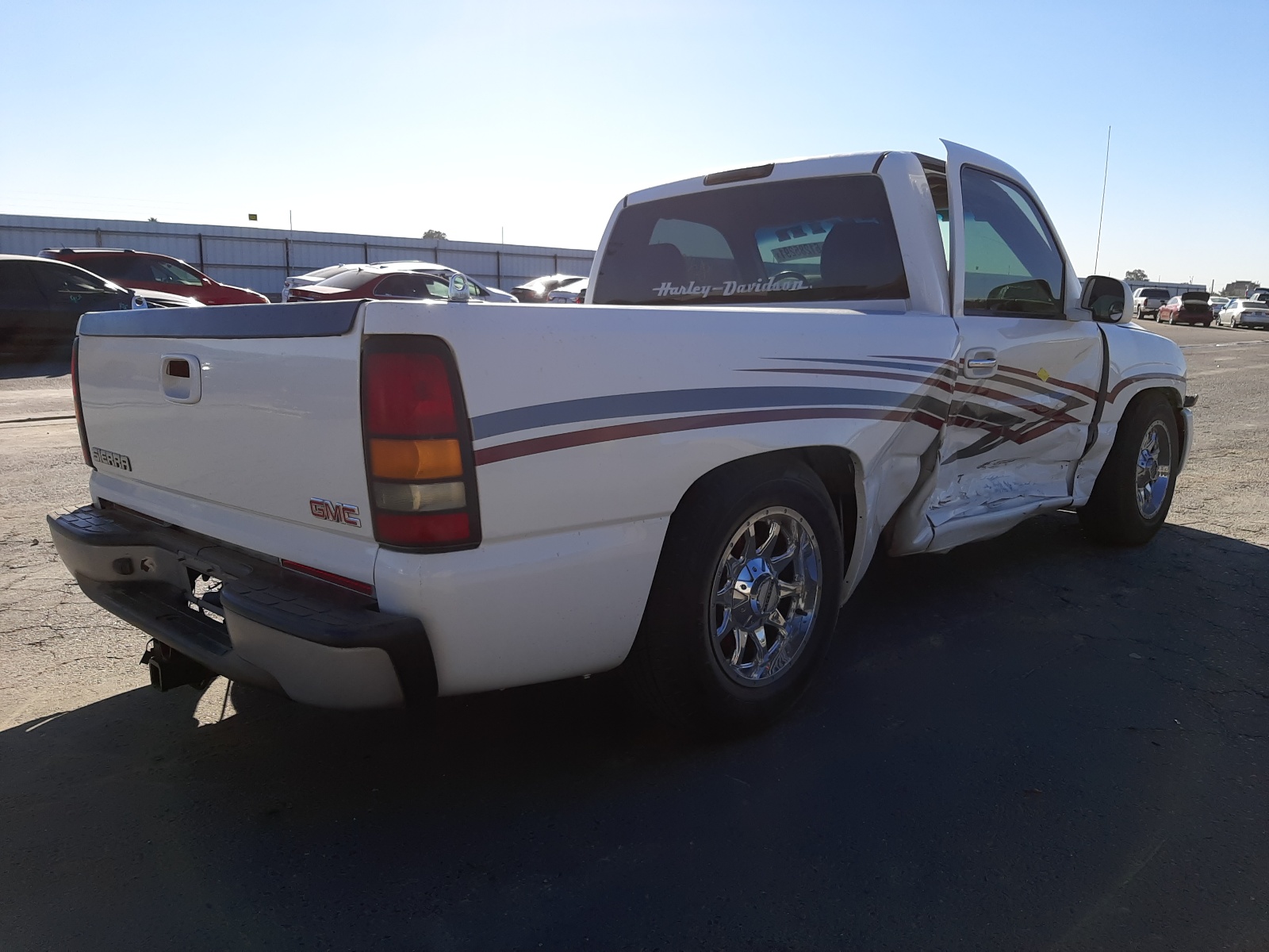 Photo 4 from auction – 2005 GMC NEW SIERRA with VIN 1GTEC14X65Z264112
