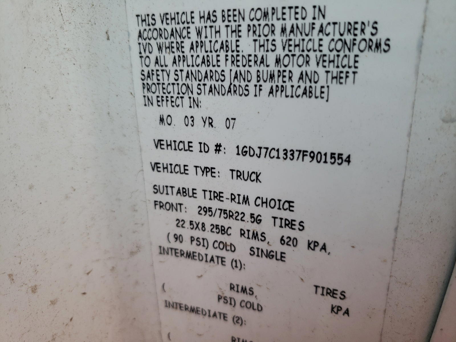 Photo 10 from auction – 2007 GMC C/K/R7500 with VIN 1GDJ7C1337F901554