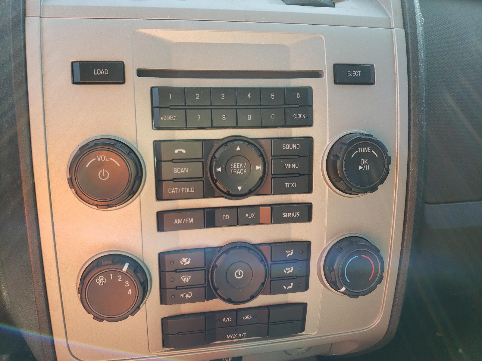 Photo 9 from auction – 2011 FORD ESCAPE with VIN 1FMCU0D72BKB42040