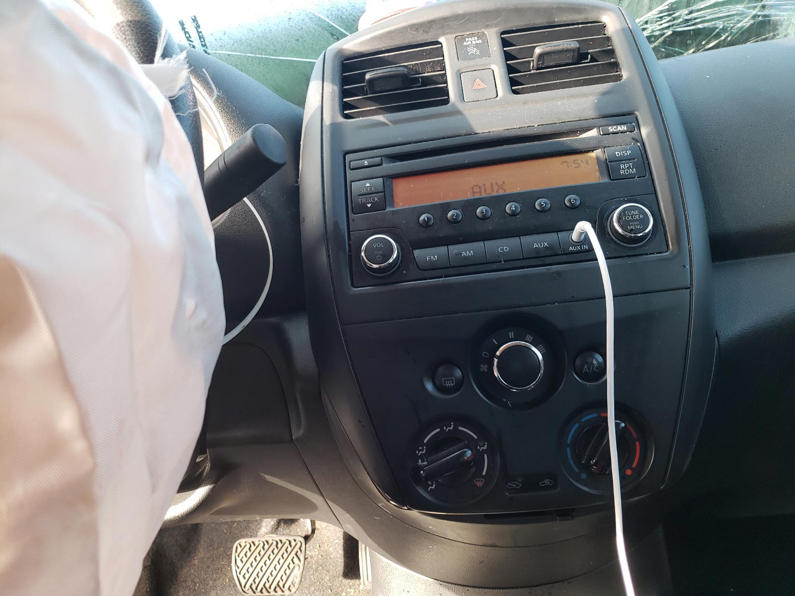 Photo 9 from auction – 2015 NISSAN VERSA S with VIN 3N1CN7AP4FL833737