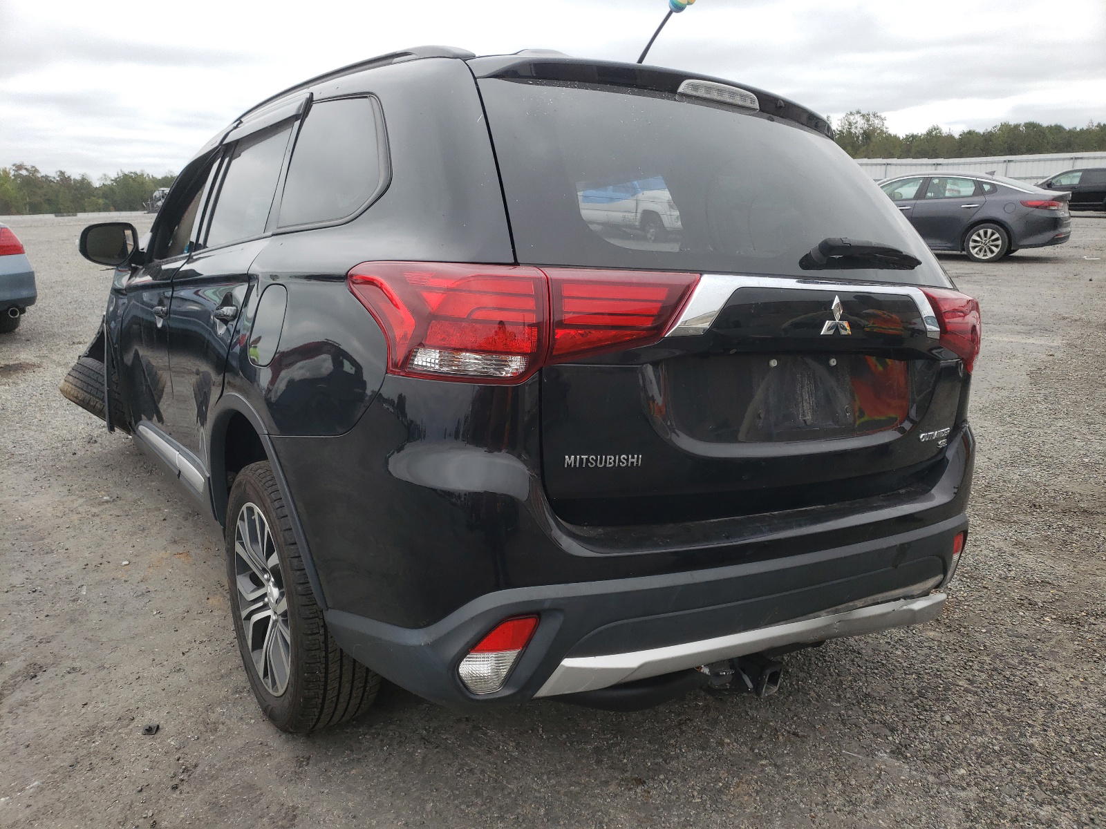 Photo 3 from auction – 2016 MITSUBISHI OUTLANDER with VIN JA4AZ3A33GZ010414