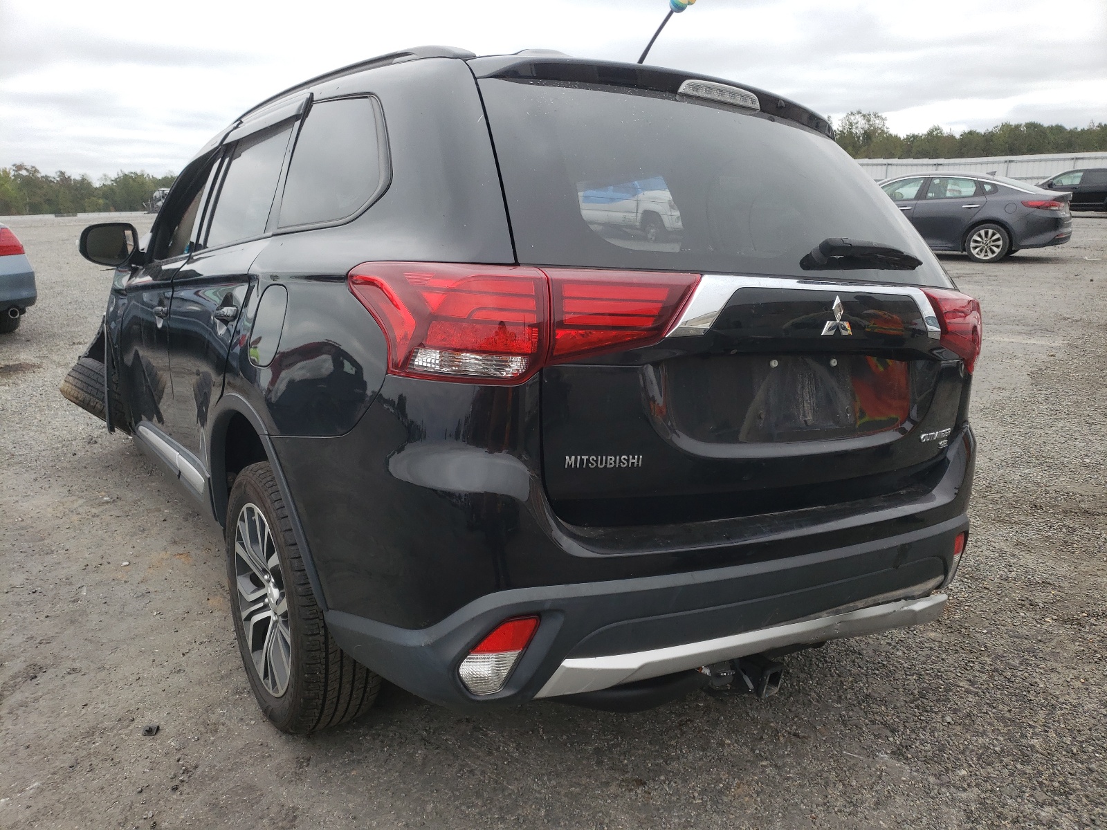 Zdjęcie 3 z aukcji – 2016 MITSUBISHI OUTLANDER z VIN JA4AZ3A33GZ010414