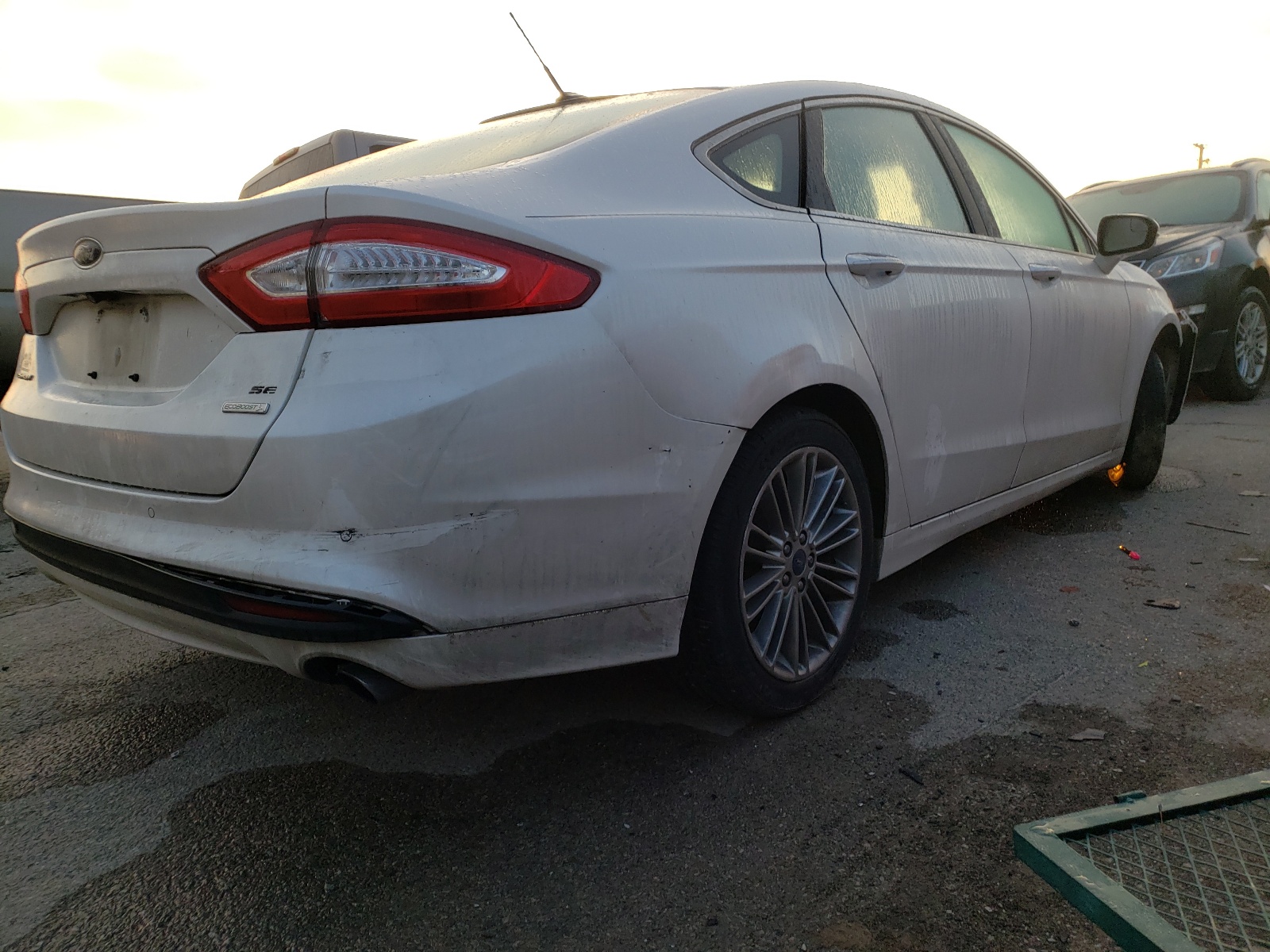 Photo 4 from auction – 2014 FORD FUSION SE with VIN 3FA6P0HD2ER118142