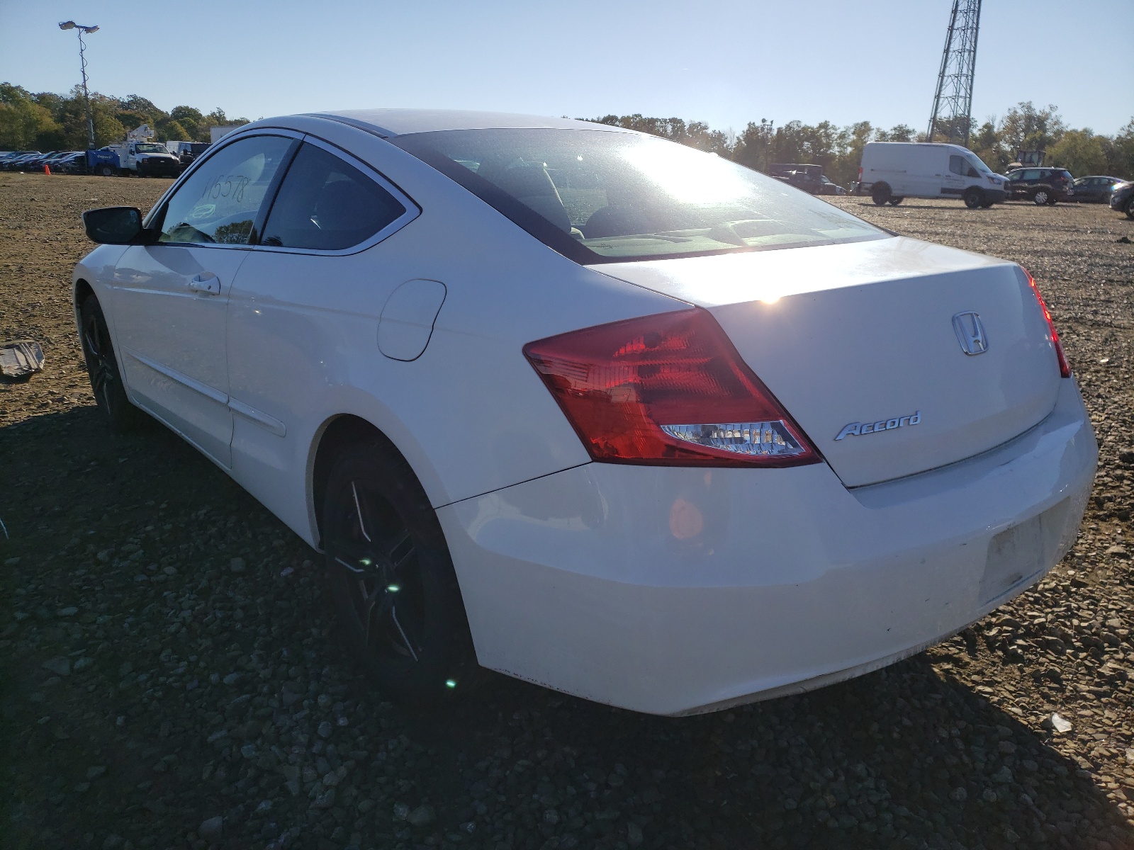 Photo 3 from auction – 2011 HONDA ACCORD EX with VIN 1HGCS1B72BA003214