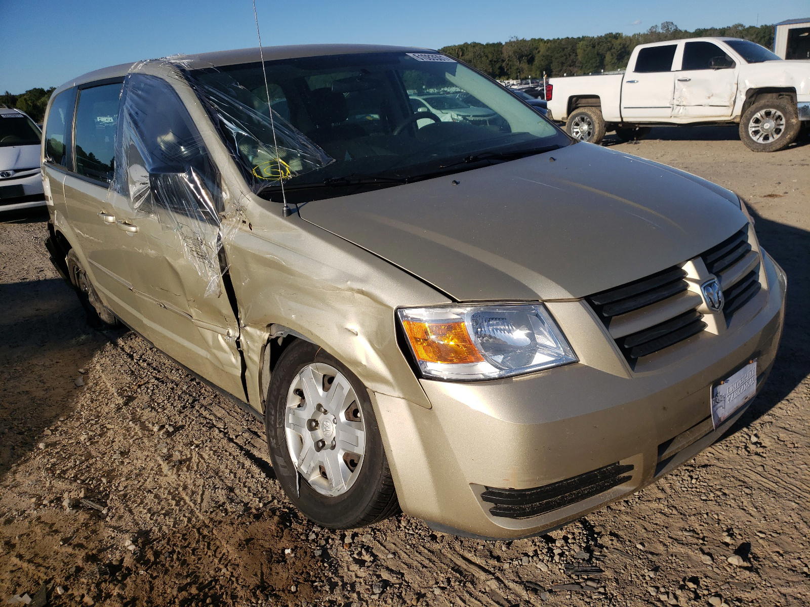 DODGE GRAND CARA 2010 with VIN 2D4RN4DE5AR356184 - Photo from auction
