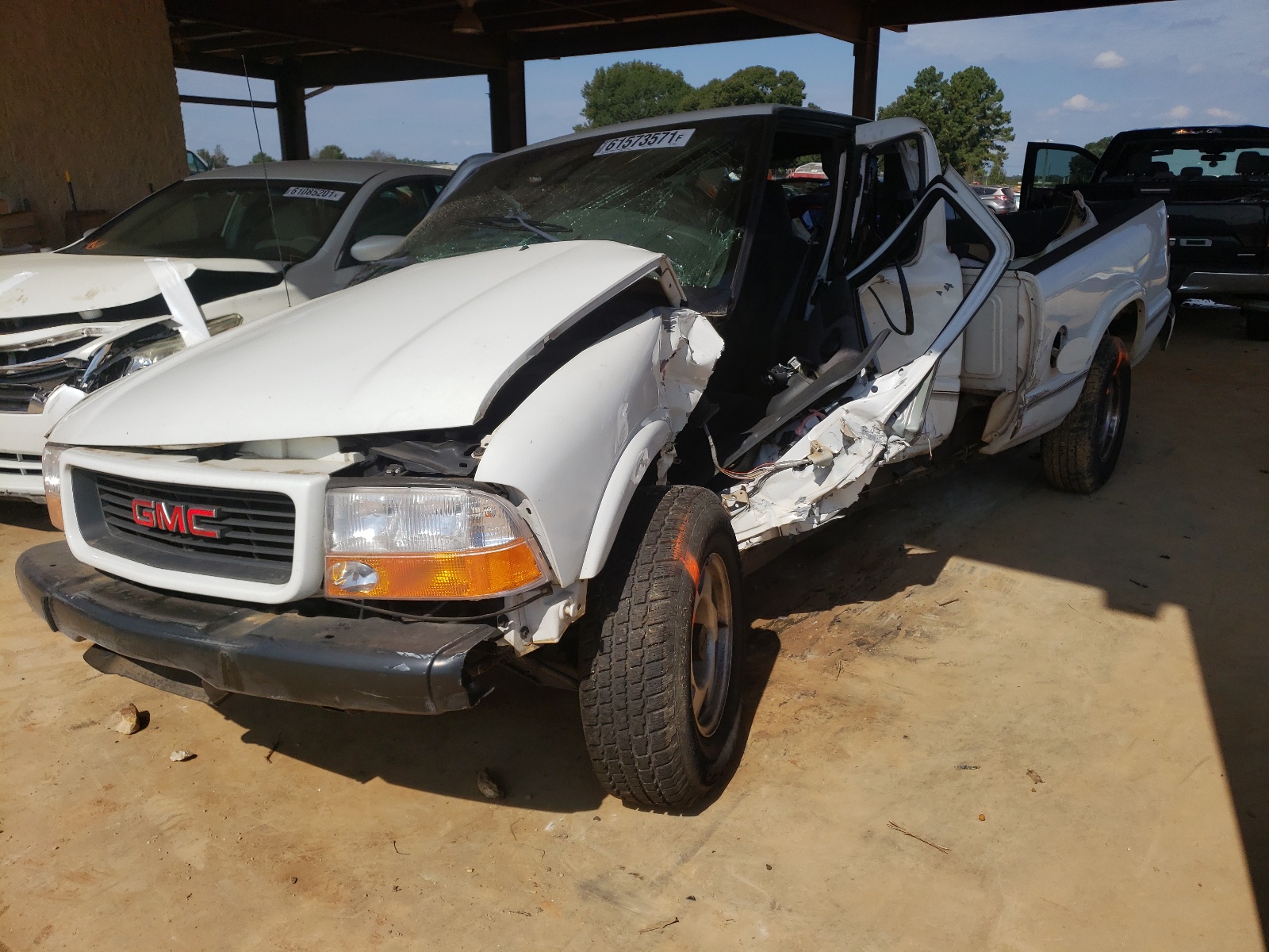 Photo 2 from auction – 1998 GMC SONOMA with VIN 1GTCS19X9W8508698