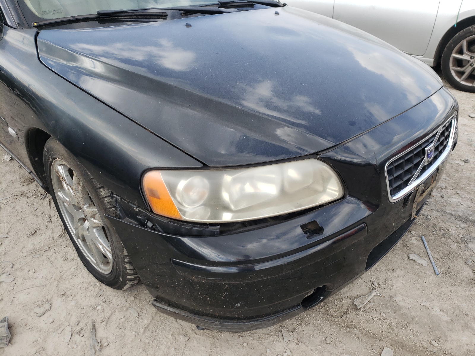 Photo 9 from auction – 2005 VOLVO S60 2.5T with VIN YV1RH592652438769
