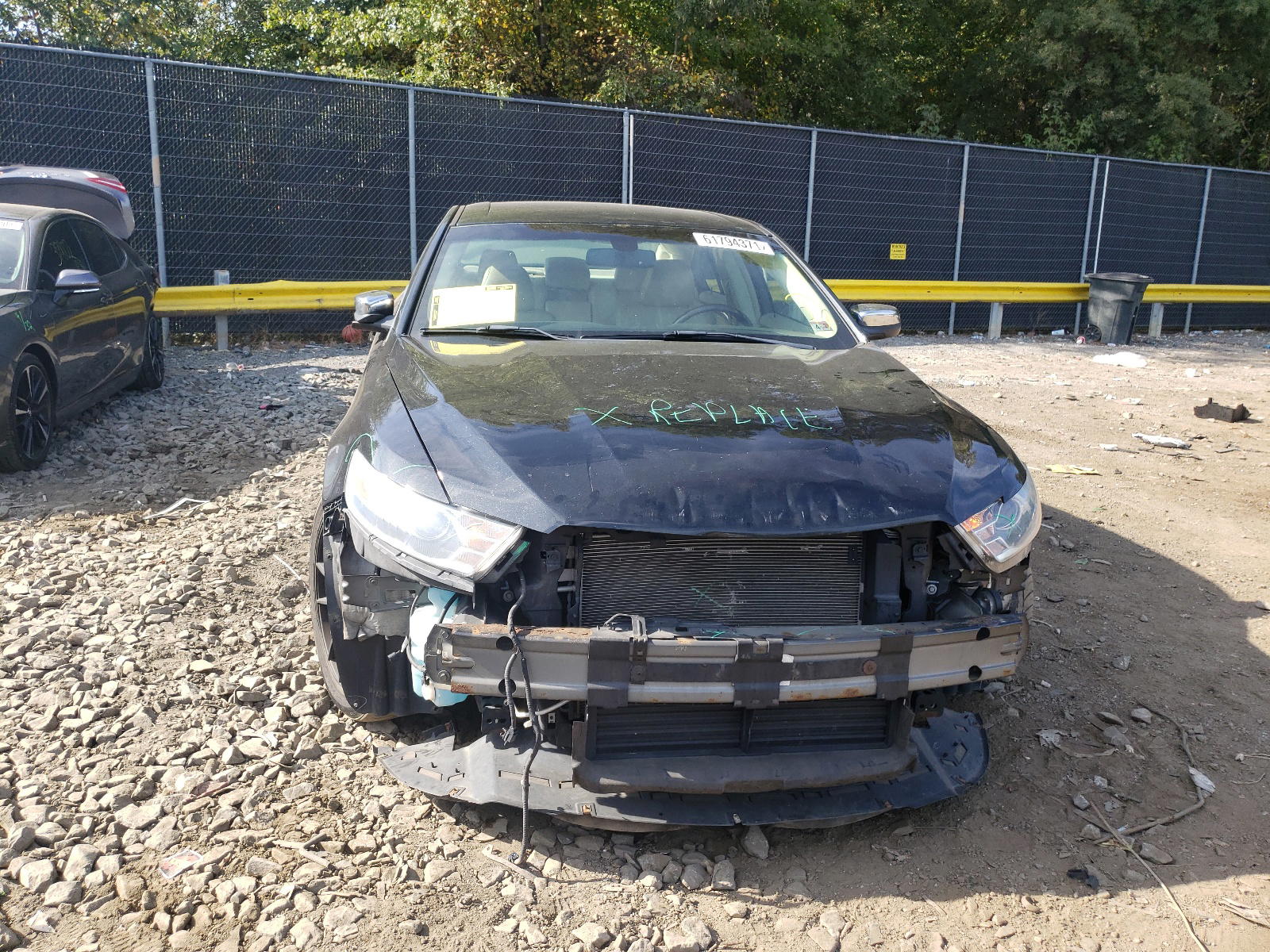 Photo 9 from auction – 2013 FORD TAURUS LIM with VIN 1FAHP2F82DG230617