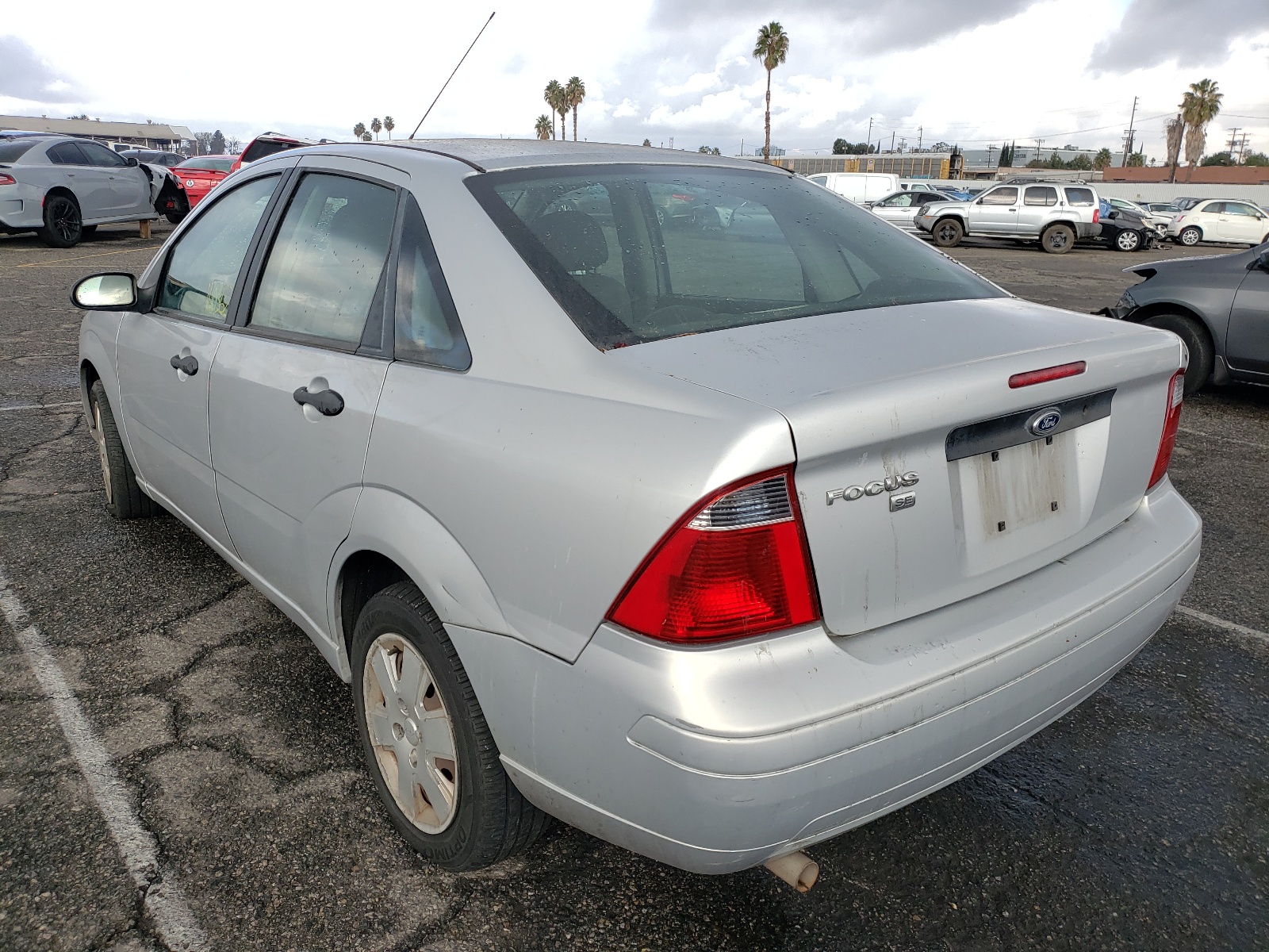 Photo 3 from auction – 2007 FORD FOCUS ZX4 with VIN 1FAFP34N57W225928