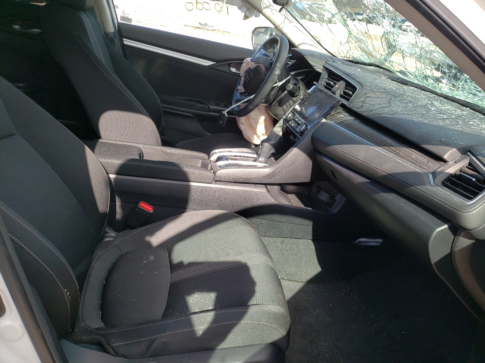 Photo 5 from auction – 2019 HONDA CIVIC EX with VIN 19XFC1F37KE208797