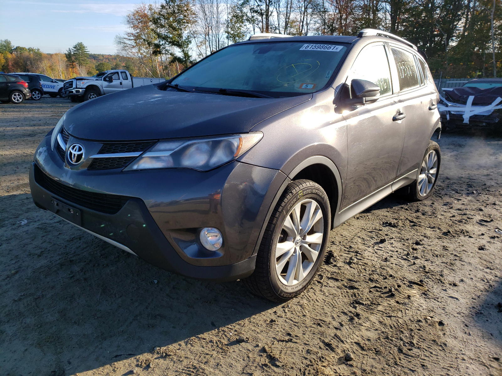 Photo 2 from auction – 2015 TOYOTA RAV4 LIMIT with VIN 2T3DFREV0FW348331