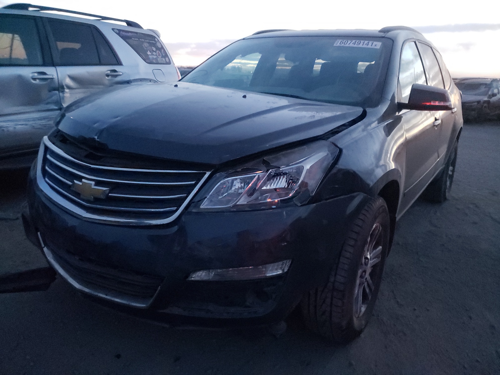 Photo 2 from auction – 2015 CHEVROLET TRAVERSE L with VIN 1GNKVGKD7FJ324799