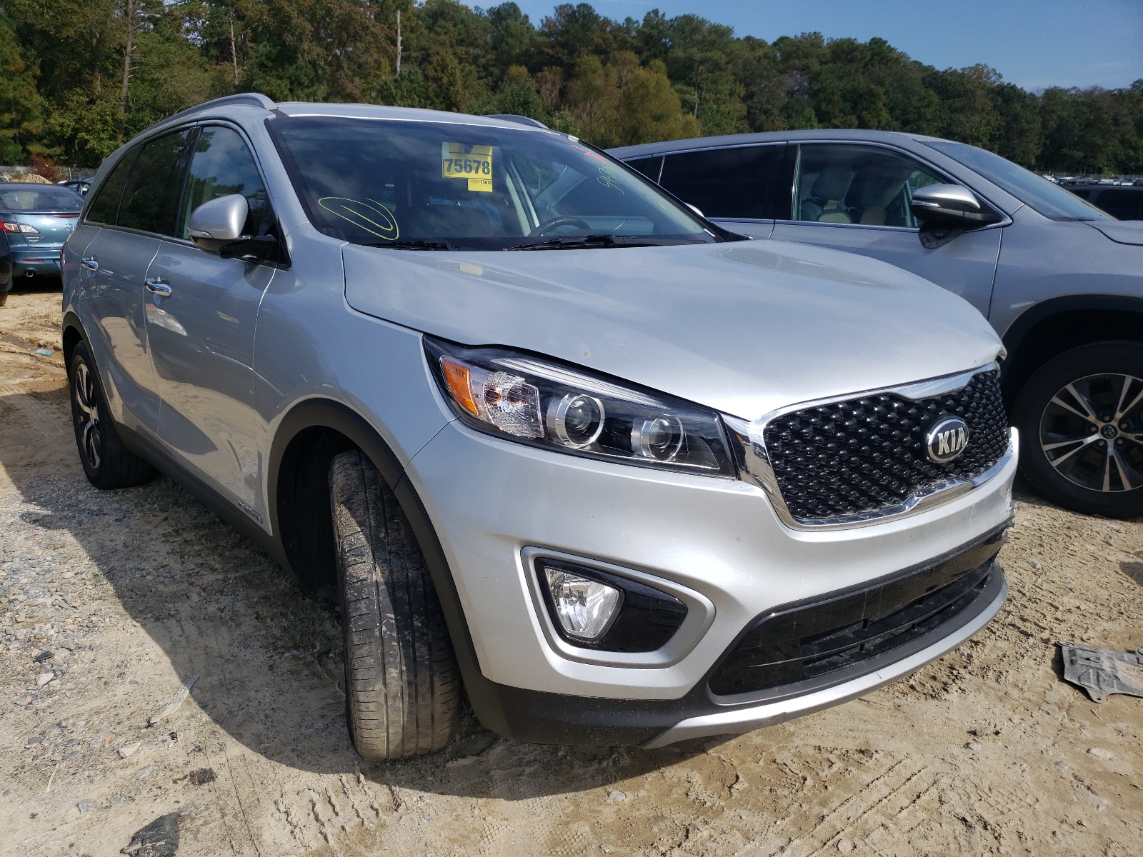 Photo 1 from auction – 2017 KIA SORENTO EX with VIN 5XYPHDA58HG239410