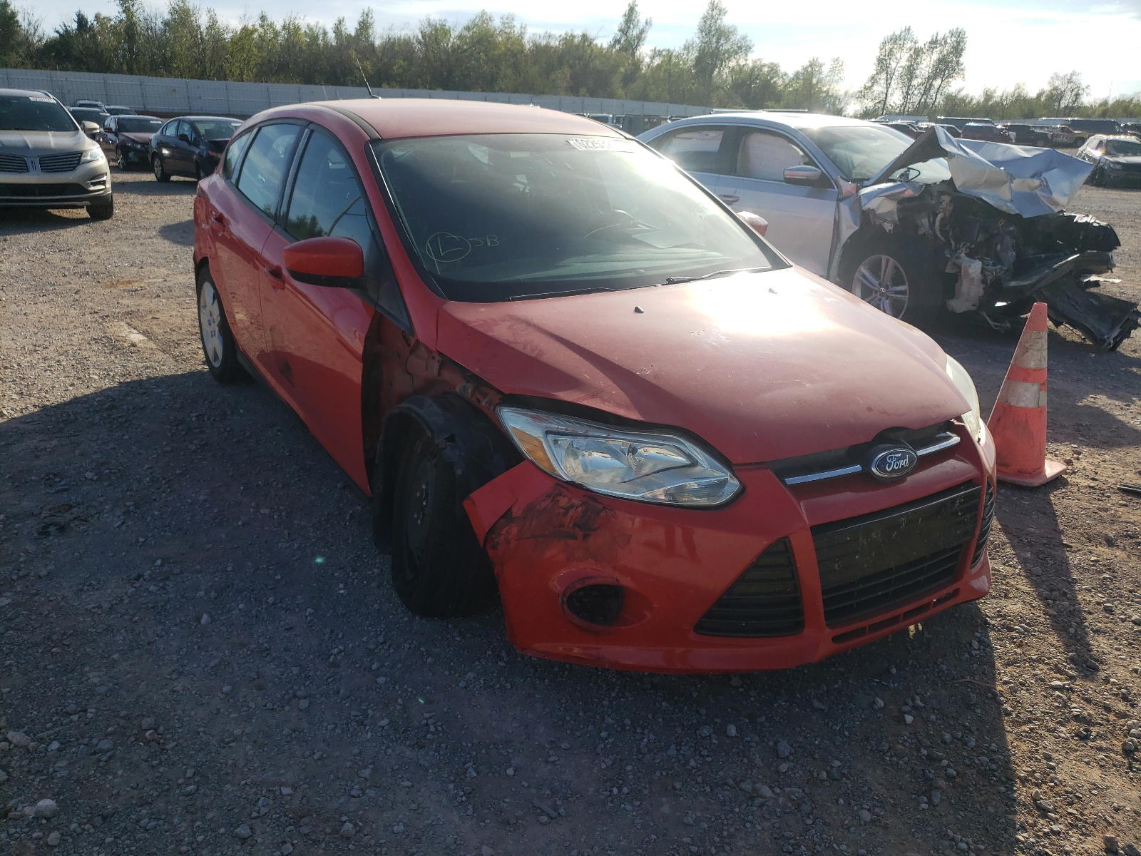 FORD FOCUS SE 2012 with VIN 1FAHP3K20CL338389 - Photo from auction