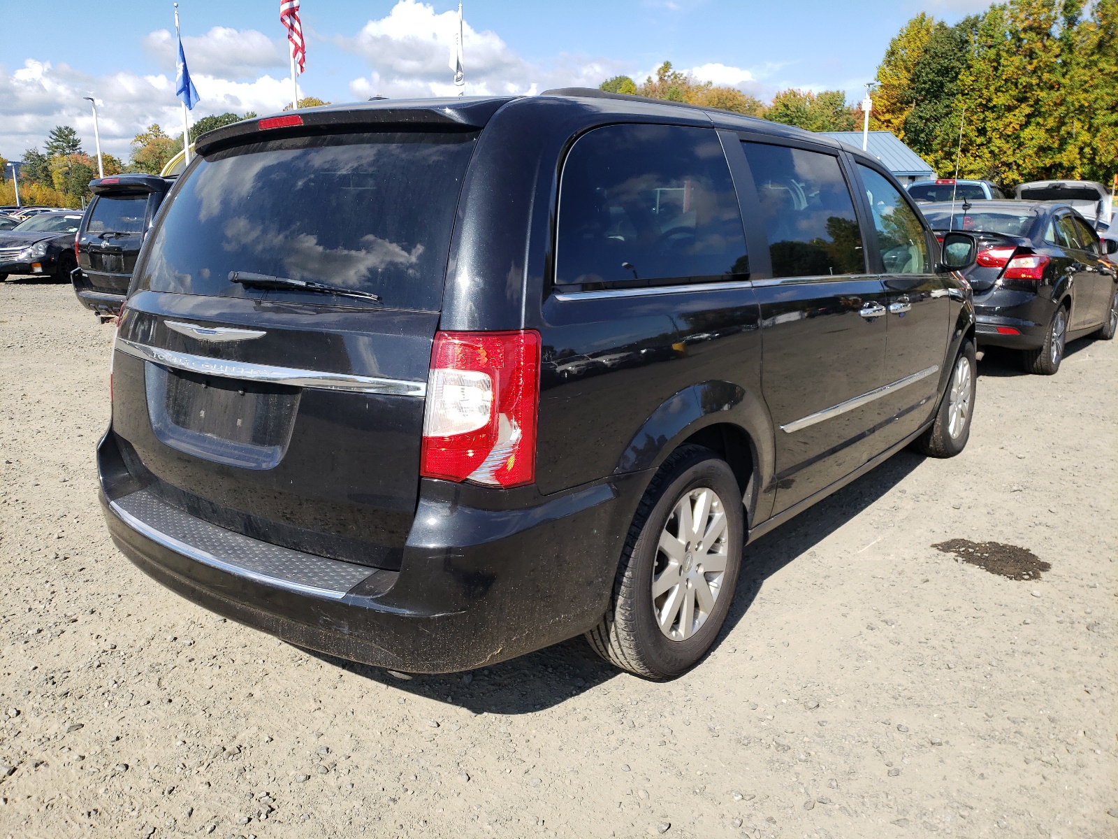 Photo 4 from auction – 2016 CHRYSLER TOWN & COU with VIN 2C4RC1BG7GR256781