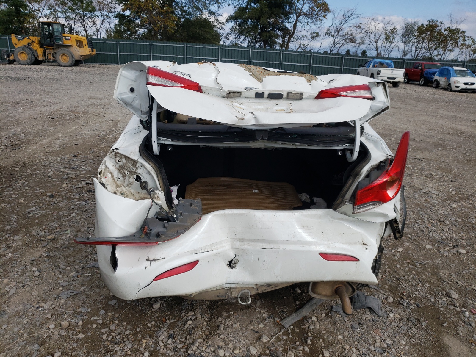 Photo 9 from auction – 2012 HYUNDAI ELANTRA GL with VIN 5NPDH4AE4CH146985