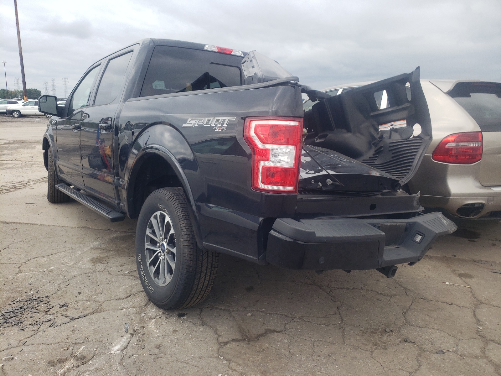 Photo 3 from auction – 2018 FORD F150 SUPER with VIN 1FTEW1EP4JKG02261