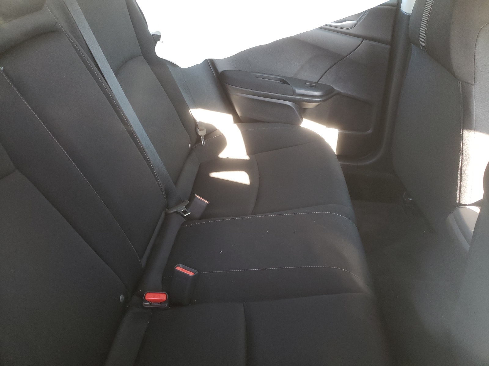 Photo 6 from auction – 2018 HONDA CIVIC LX with VIN 2HGFC2F63JH027863