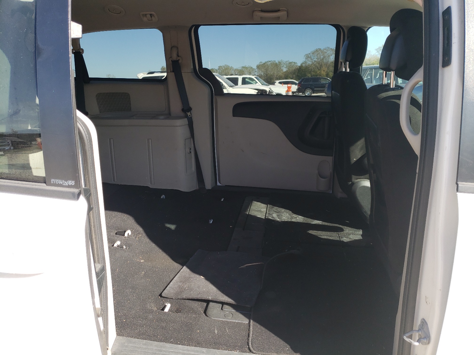 Photo 6 from auction – 2013 DODGE GRAND CARA with VIN 2C4RDGBG1DR693848