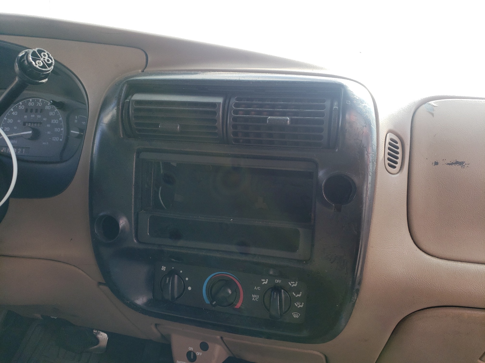 Photo 9 from auction – 1998 FORD RANGER SUP with VIN 1FTYR14U4WTA80020