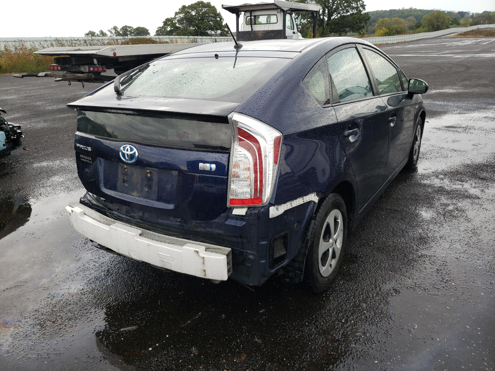 Photo 4 from auction – 2015 TOYOTA PRIUS with VIN JTDKN3DU1F0424448