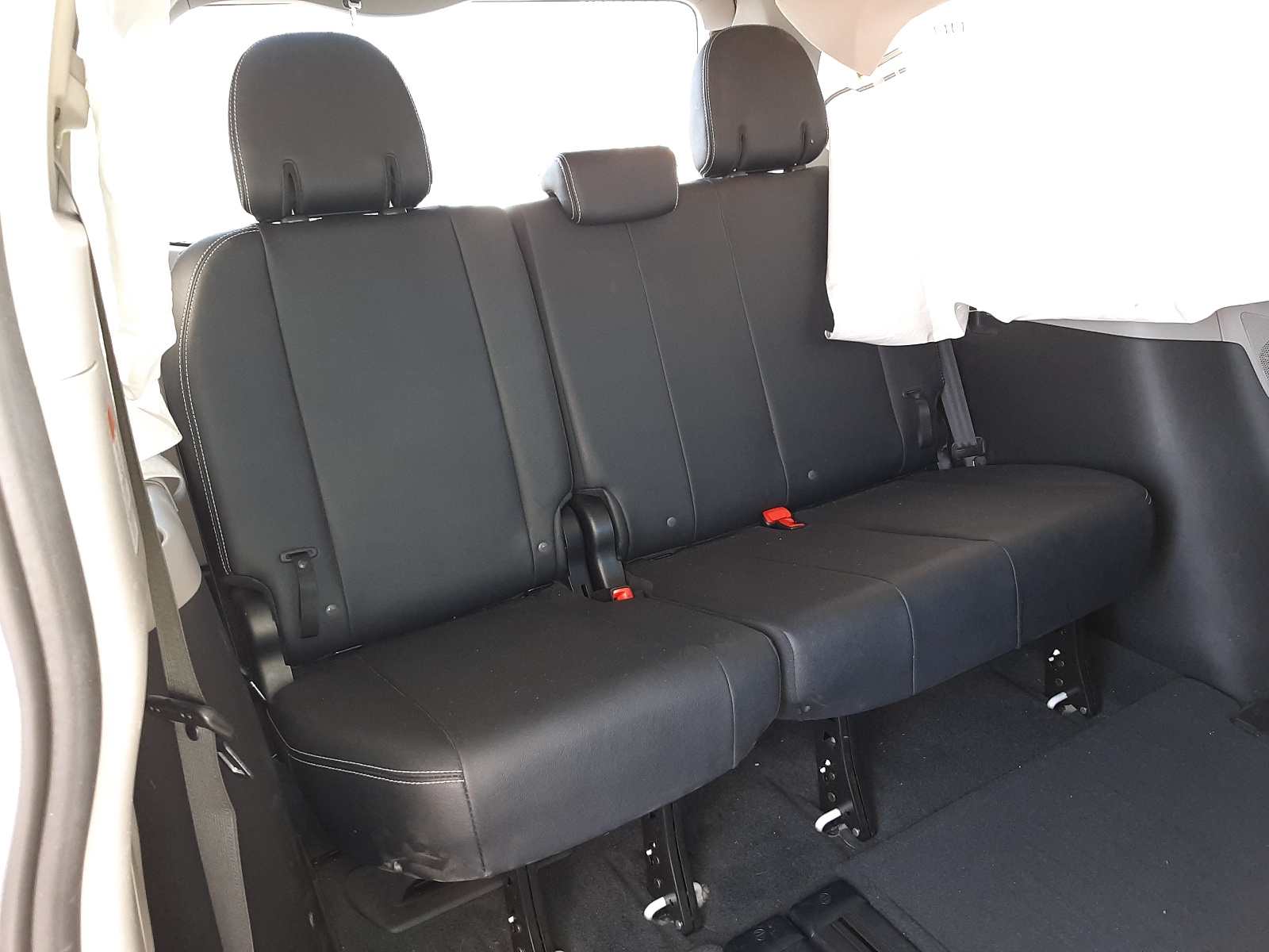 Photo 9 from auction – 2017 TOYOTA SIENNA SE with VIN 5TDXZ3DC3HS806045