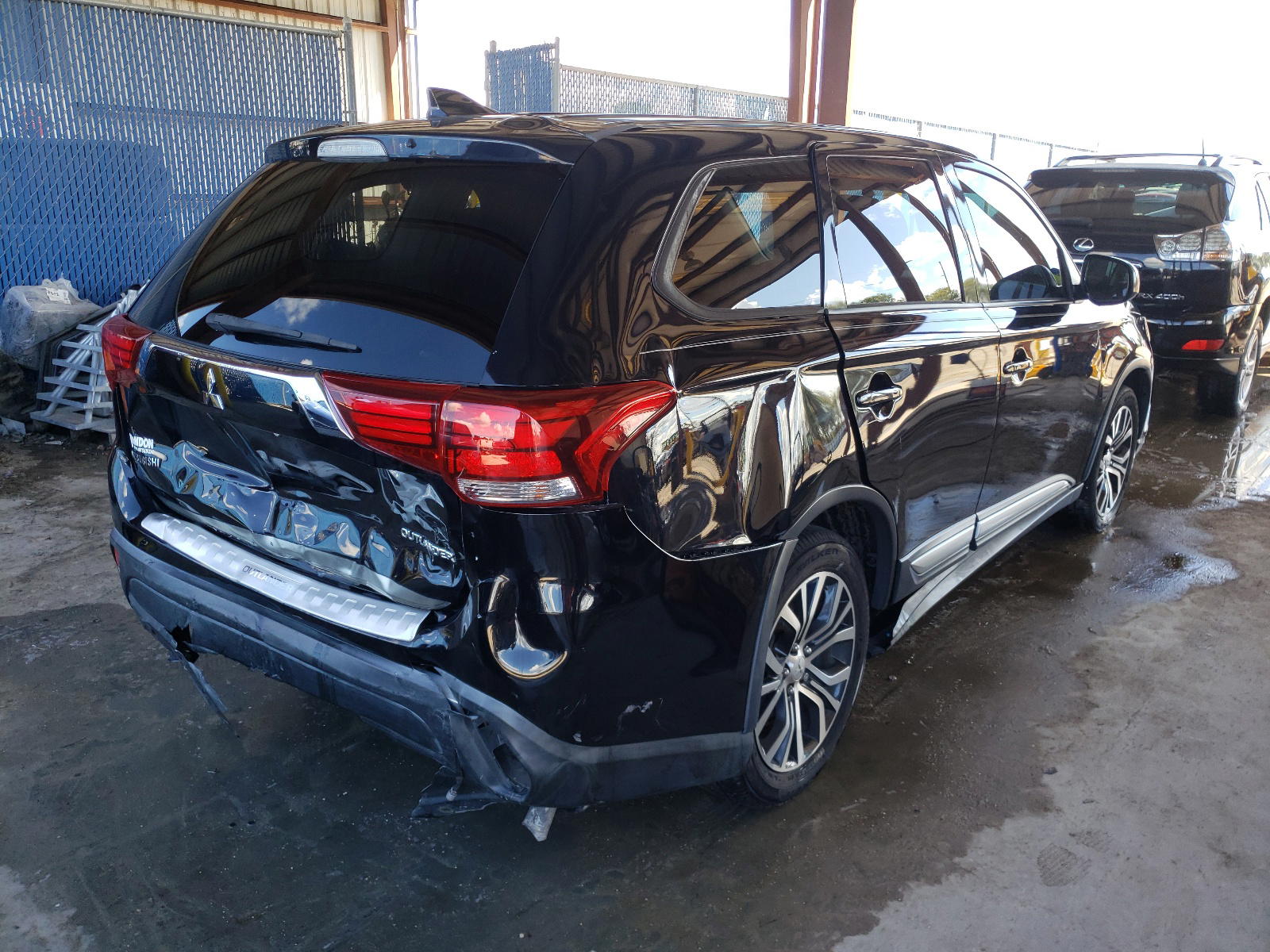 Photo 4 from auction – 2017 MITSUBISHI OUTLANDER with VIN JA4AD2A32HZ063387