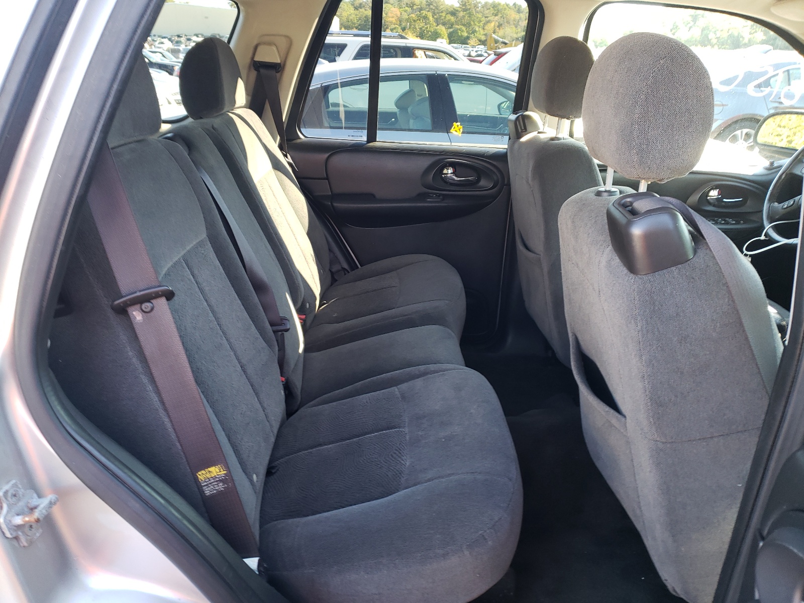 Photo 6 from auction – 2005 CHEVROLET TRAILBLAZE with VIN 1GNDT13S152283426