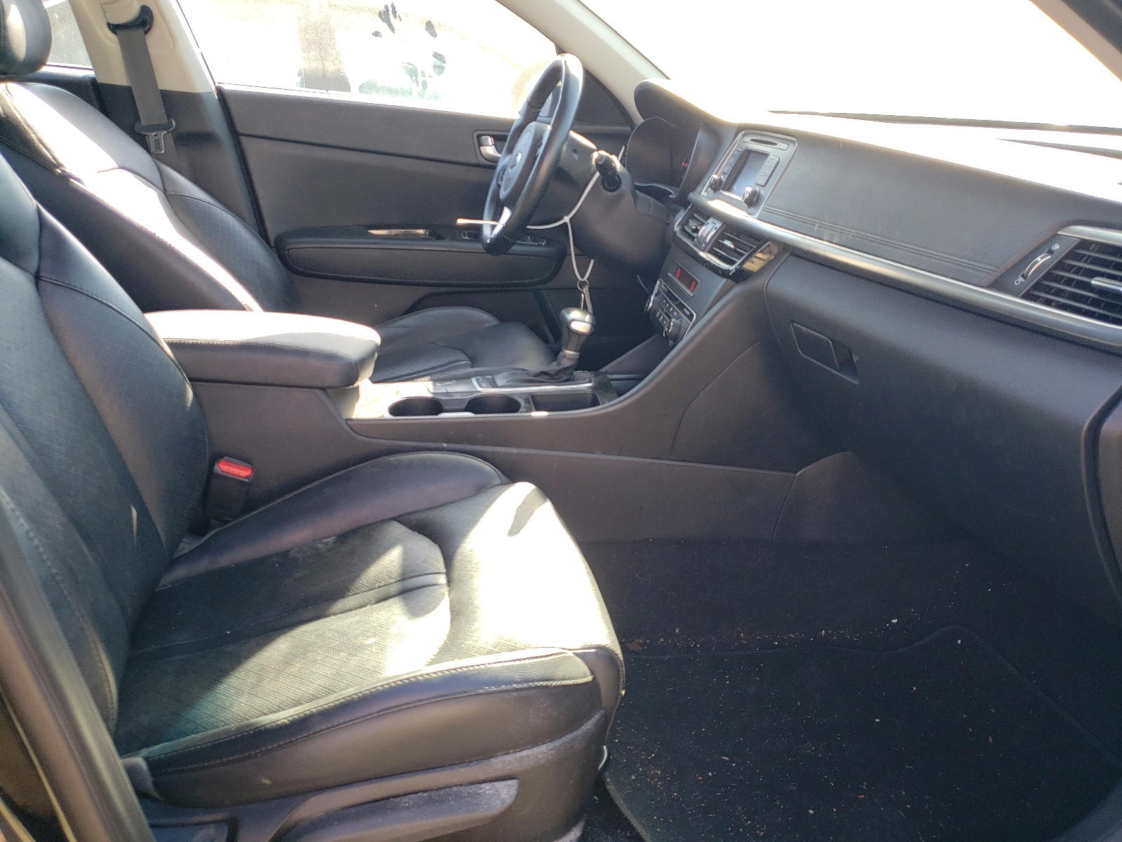 Photo 5 from auction – 2016 KIA OPTIMA EX with VIN 5XXGU4L30GG053872