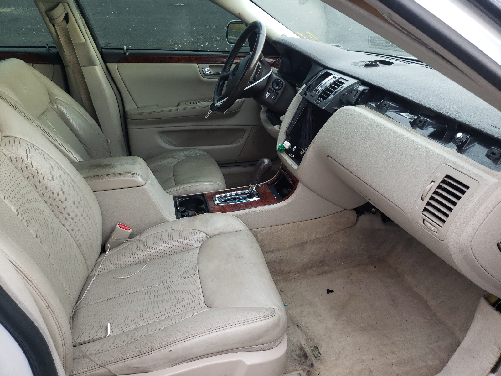 Photo 5 from auction – 2007 CADILLAC DTS with VIN 1G6KD57Y37U116515