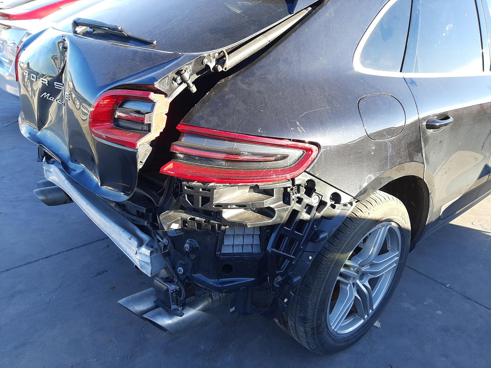 Photo 9 from auction – 2015 PORSCHE MACAN S with VIN WP1AB2A55FLB42791