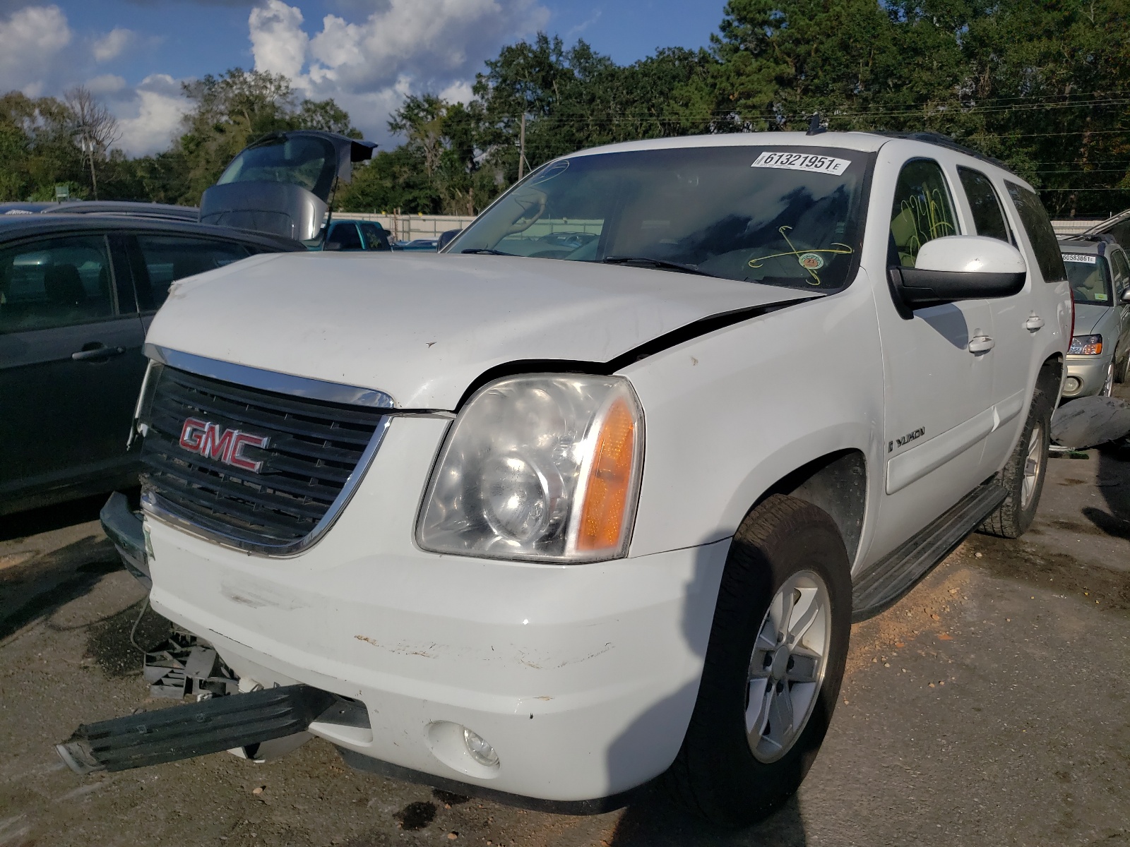 Zdjęcie 2 z aukcji – 2007 GMC YUKON z VIN 1GKFC13037R417755