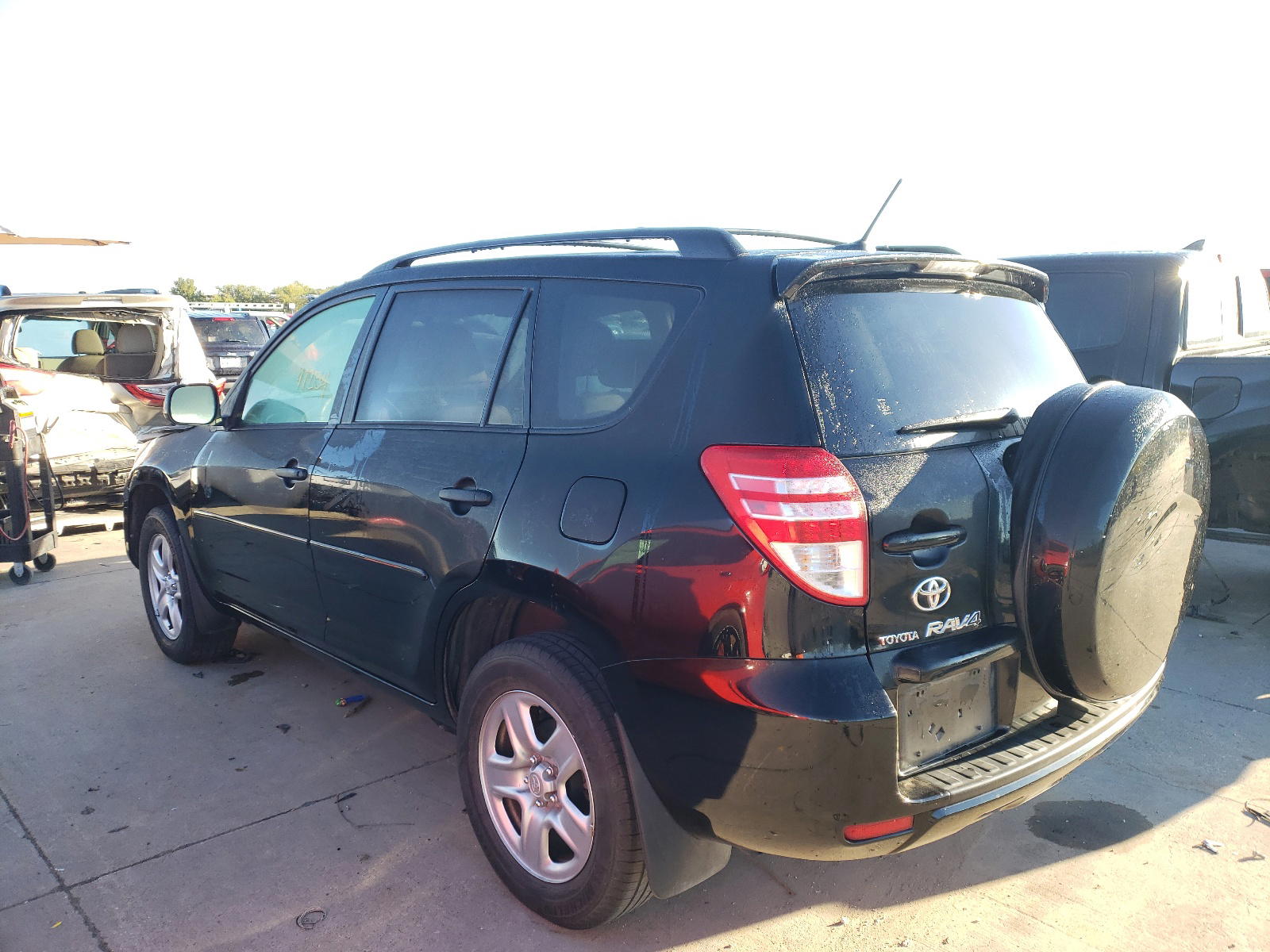 Photo 3 from auction – 2009 TOYOTA RAV4 with VIN JTMZF33V49D014777
