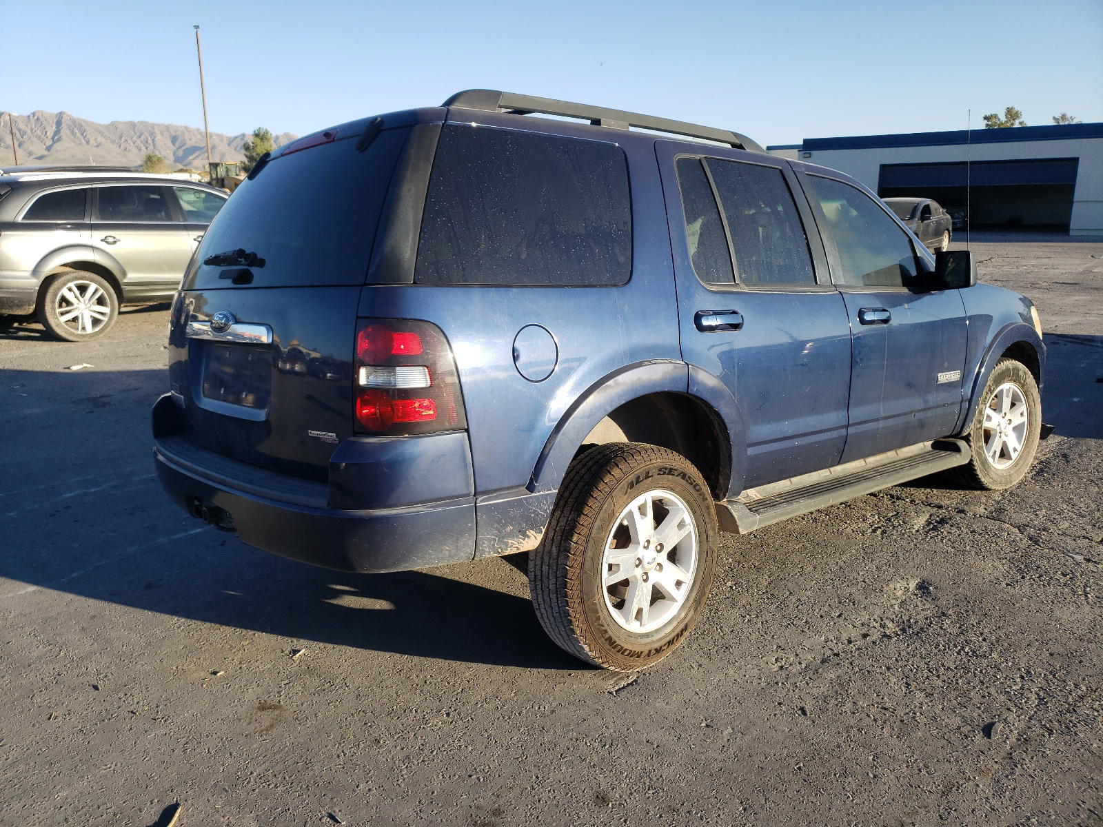 Photo 4 from auction – 2007 FORD EXPLORER X with VIN 1FMEU73E67UB87463