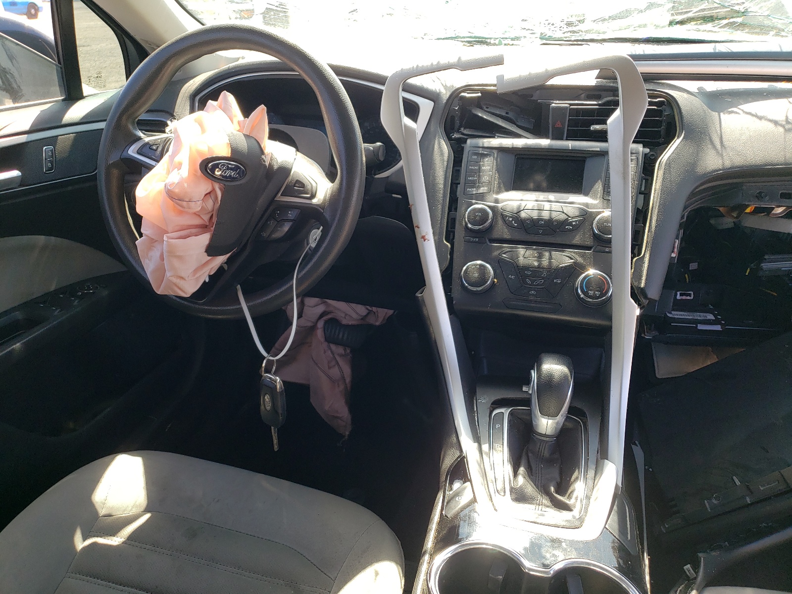 Photo 9 from auction – 2015 FORD FUSION S with VIN 3FA6P0G74FR294963