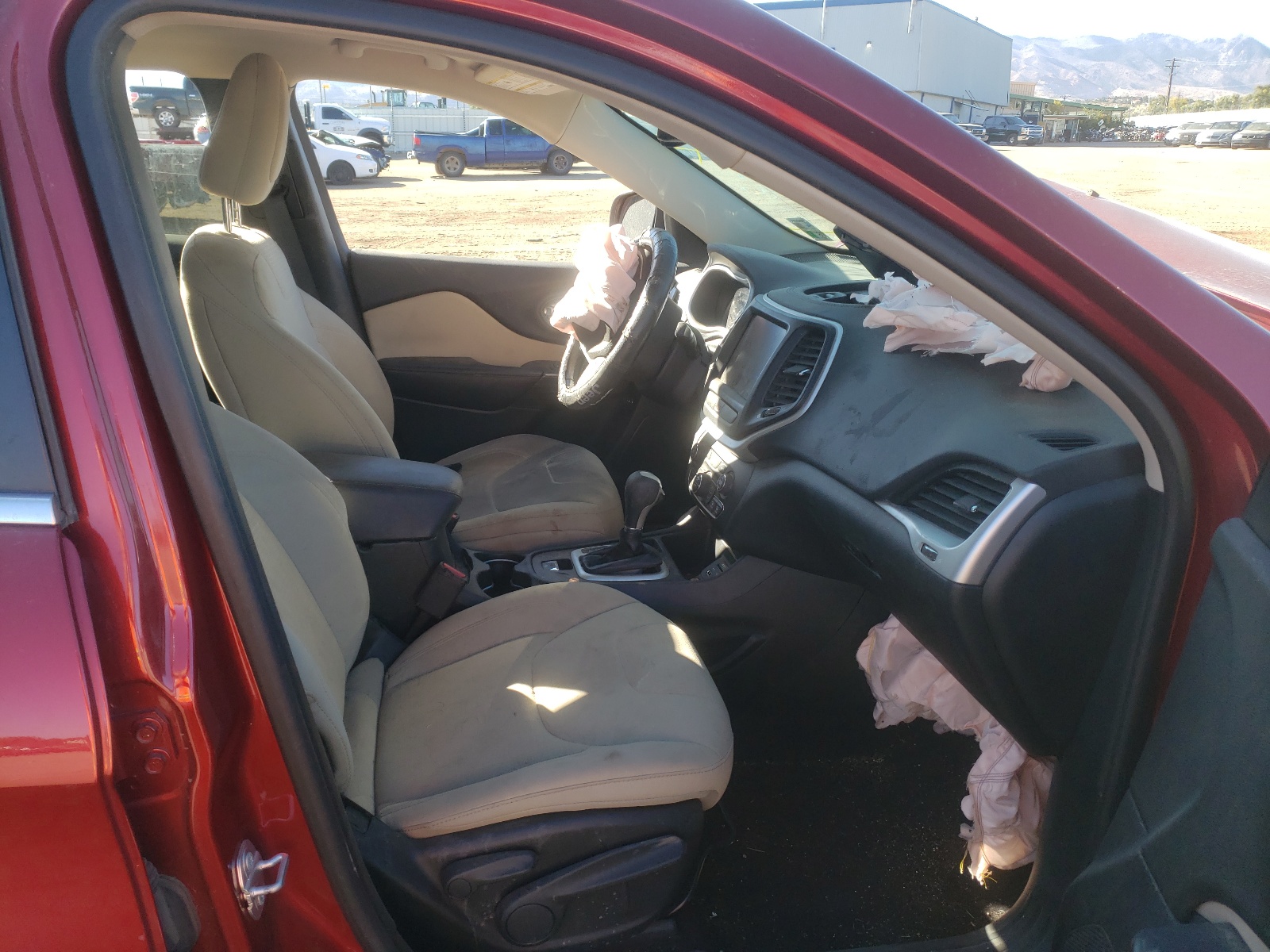 Photo 5 from auction – 2016 JEEP CHEROKEE L with VIN 1C4PJLCS2GW352451