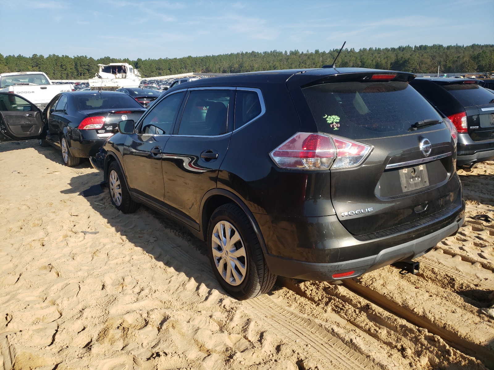 Photo 3 from auction – 2016 NISSAN ROGUE S with VIN 5N1AT2MT3GC800257