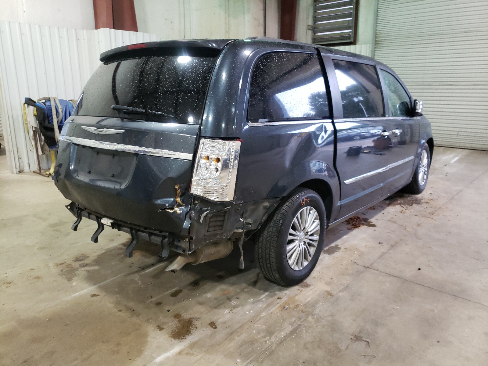 Photo 4 from auction – 2013 CHRYSLER TOWN & COU with VIN 2C4RC1CG9DR708546