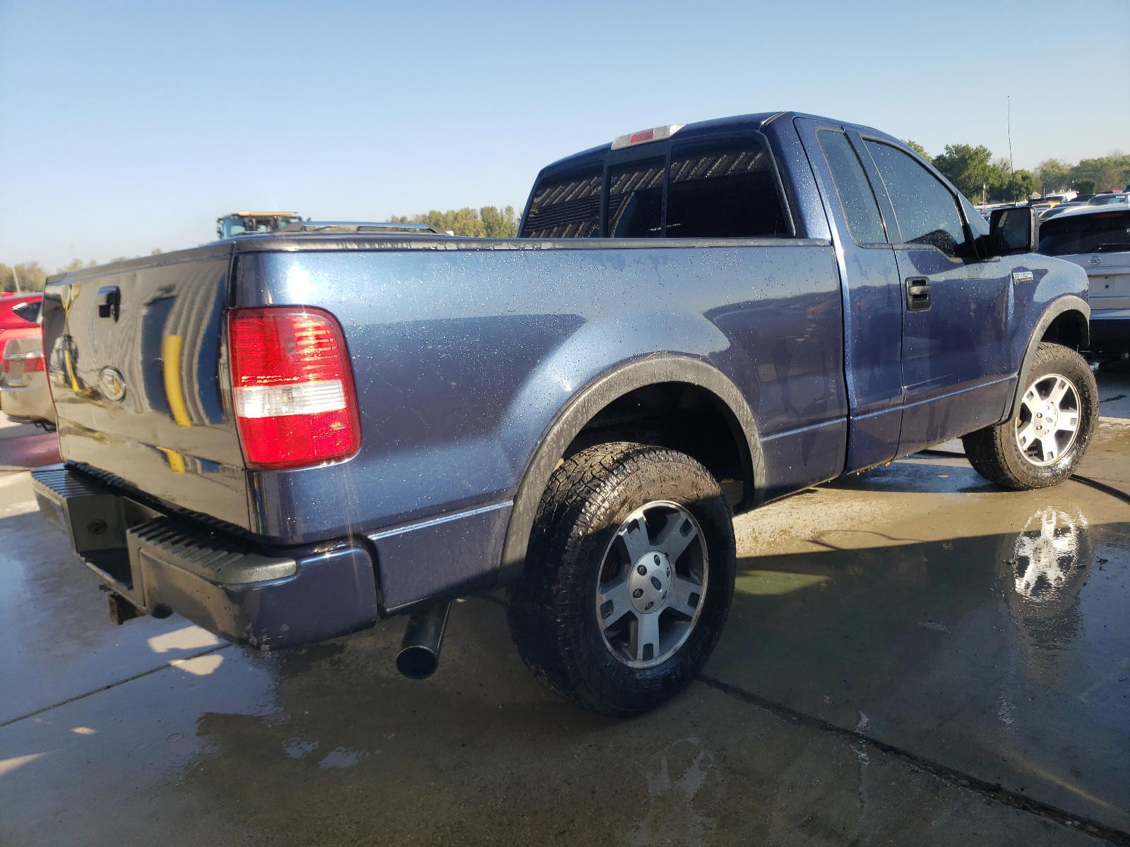 Photo 4 from auction – 2004 FORD F150 with VIN 1FTRF14574NA69651
